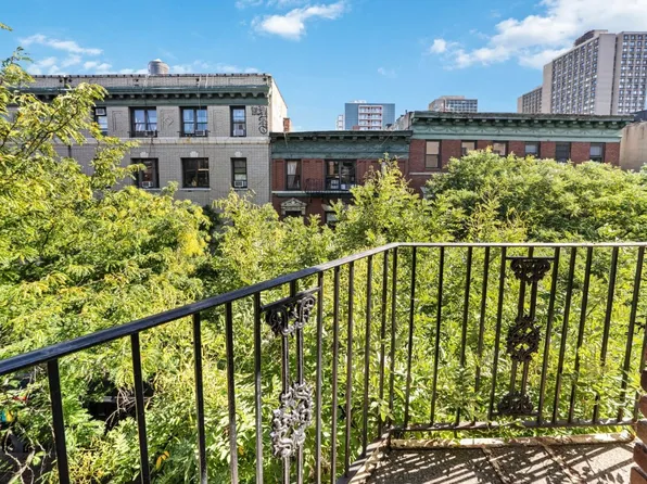 211 Thompson Street 5L image 5 of 6