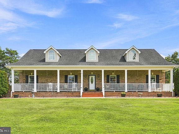 2nd image of 794 Steed Ln