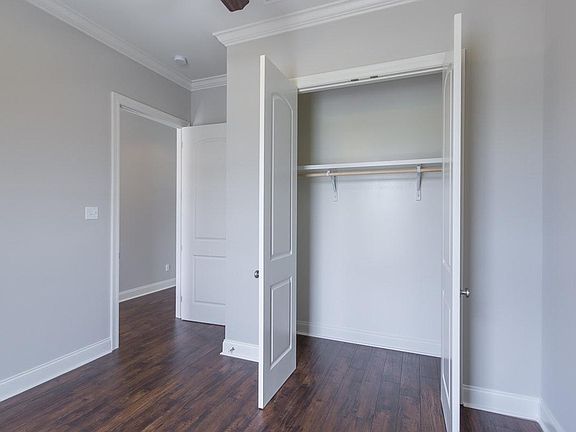 3rd image of 106 Parker Ln
