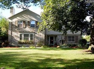 21225 Sydenham Rd, Shaker Heights, OH 44122