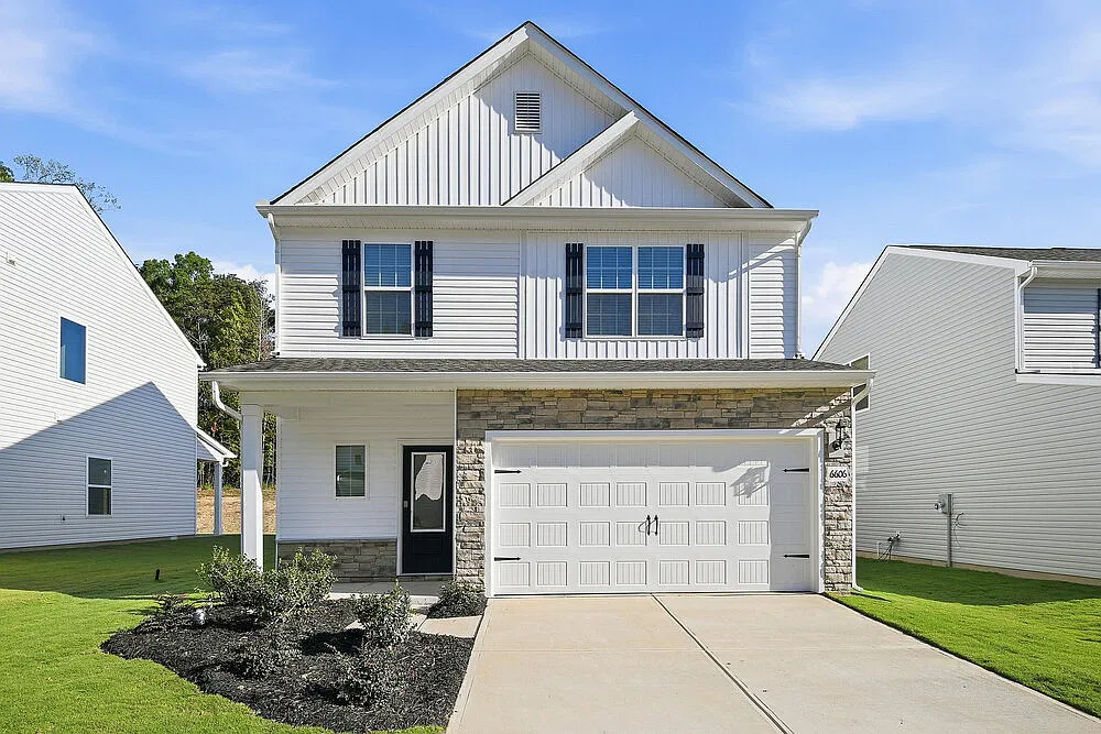 4 bed, 2.5 bath, 2002 sqft, $2,340 — Photo 1