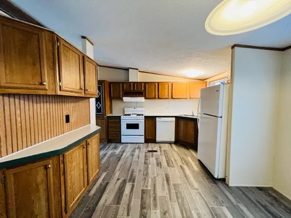 4222 Wellington #353, Jackson, MI 49201
