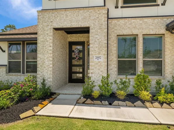 21952 Gateway Arch Dr, Porter, TX 77365