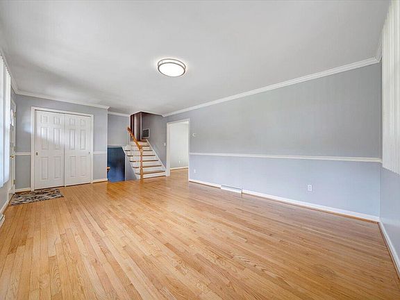 4th image of 4537 Hammond Ln