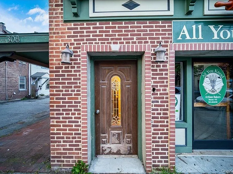308 Main St #2 — Photo 3