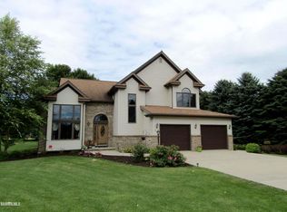218 E Countryside Dr, Shannon, IL 61078