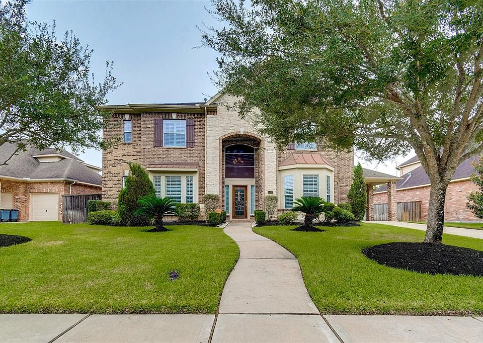 1st image of 8407 Crescent Knolls Dr
