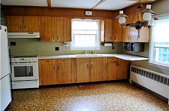 Lg kitchen w/ double sink & smooth surface range