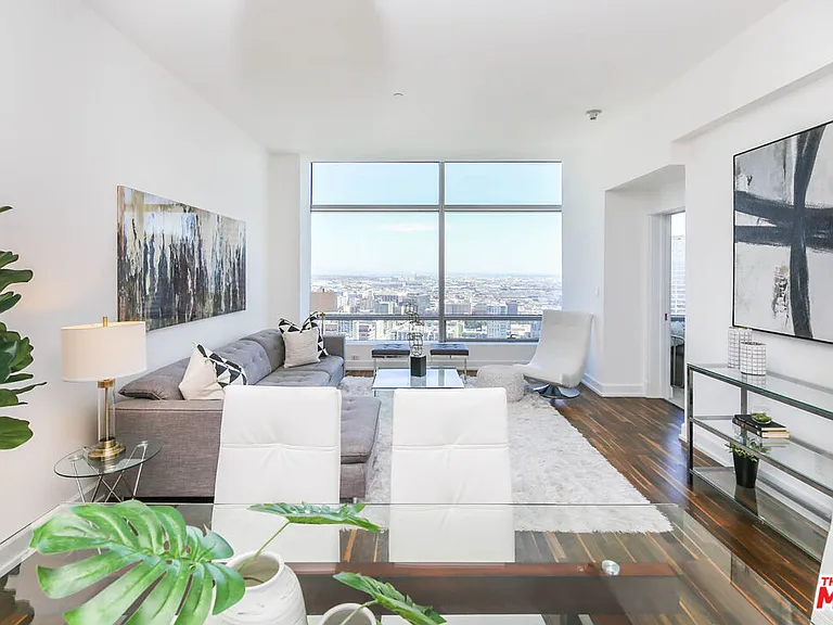 900 W Olympic Blvd #31E — Photo 1