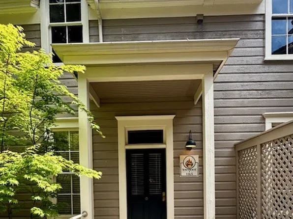 1165 Officers Row, Vancouver, WA 98661