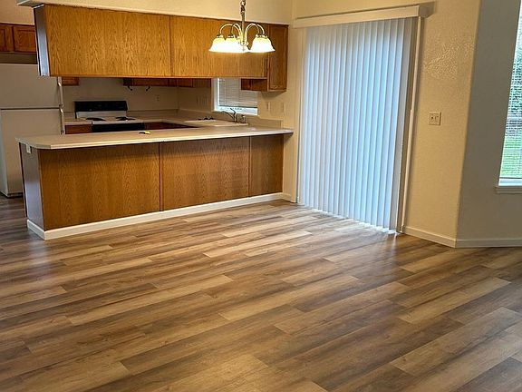 4th image of 3951 Arrowhead Dr #3951C
