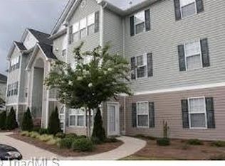 4700 Pennoak Ln #H, Greensboro, NC 27409