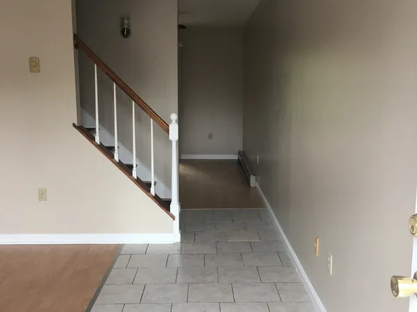 73 Ashford Dr, Enola, PA 17025