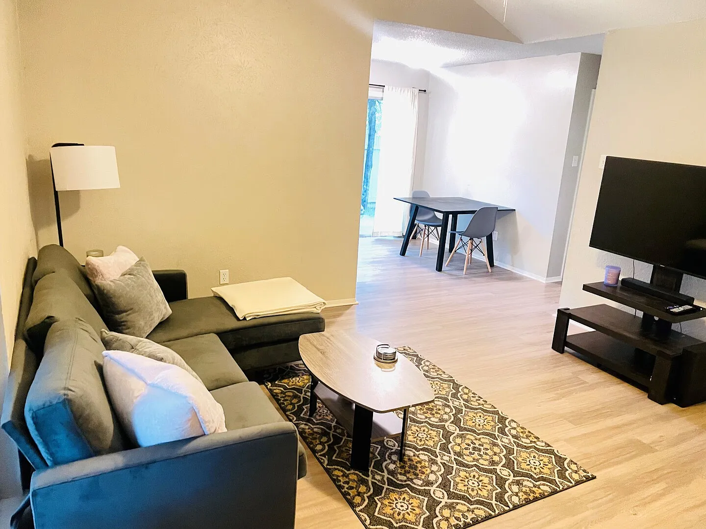 Lovely Central Austin Private Duplex! — Photo 4