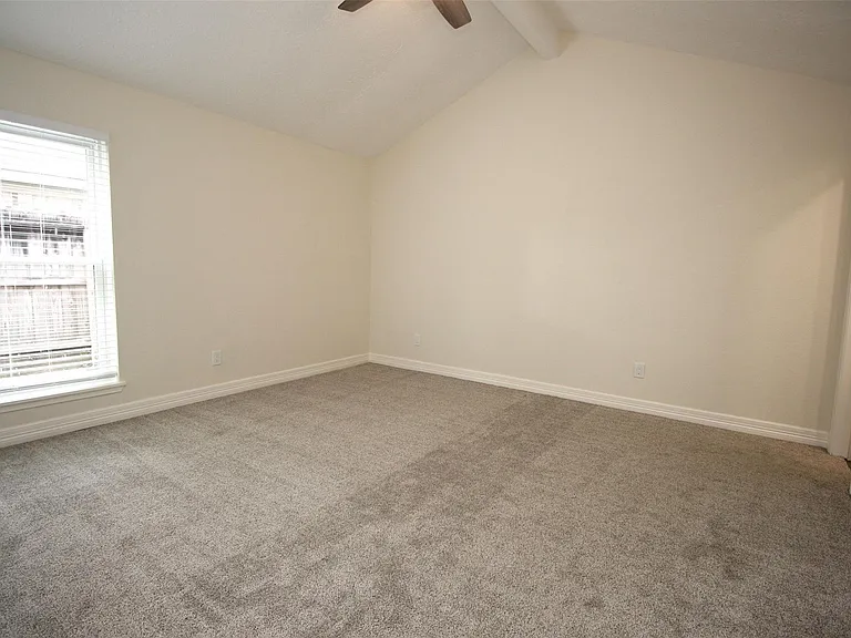 805 Willow Creek Dr — Photo 14