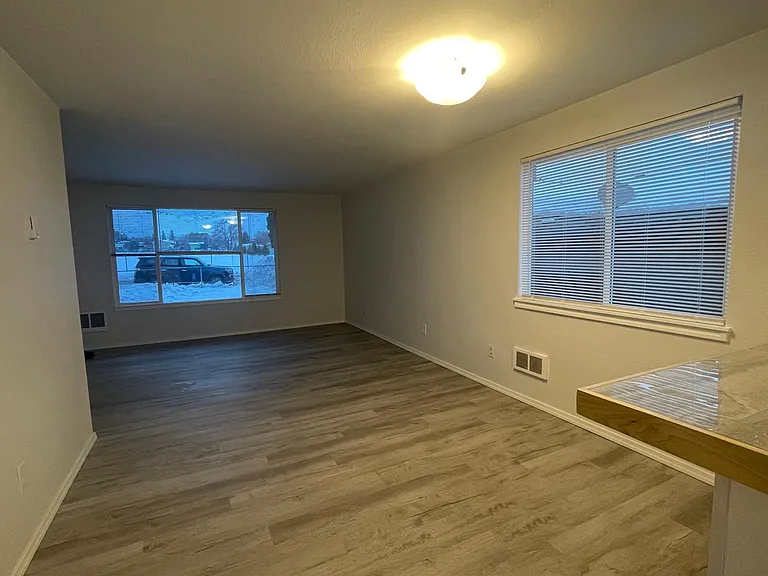 1103 Methow St — Photo 8