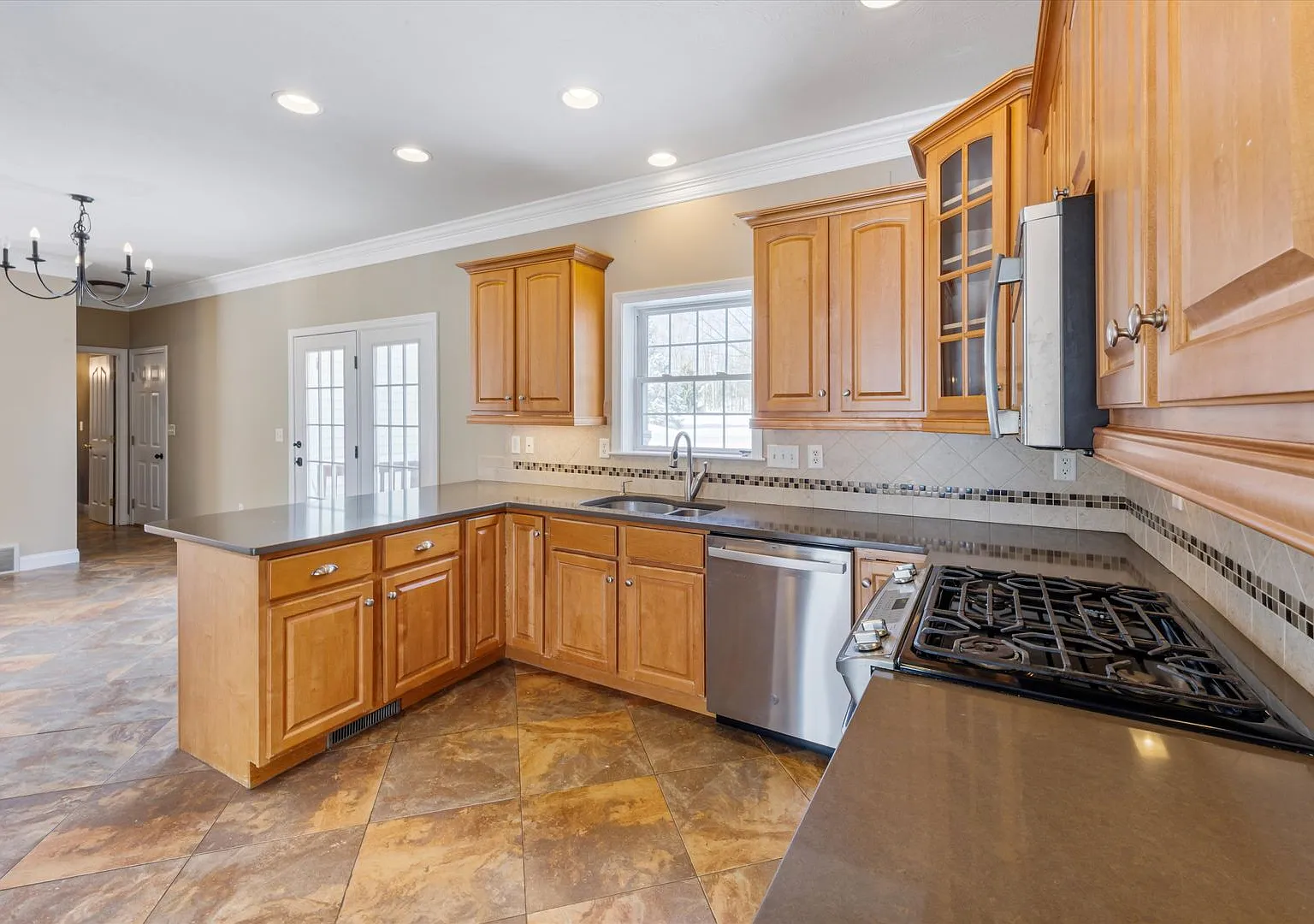57 Constance Bedford NH — Photo 2