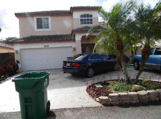 8236 NW 201st St, Hialeah, FL 33015