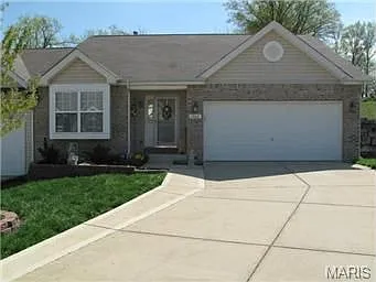 1262 Windcrest Cir photo 1