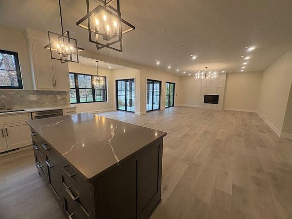 4th image of 4892 Equestrian Dr #67