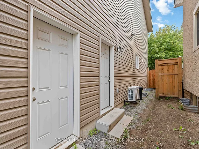 81 Grove St — Photo 42