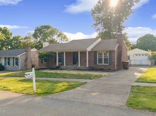 3902 Bristol Oaks Dr, Louisville, KY 40299