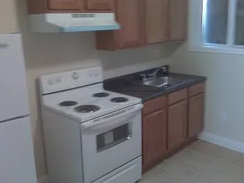 2106 Phaup St — Photo 2