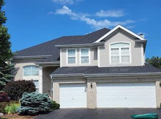 2248 Bellview Ct, Gurnee, IL 60031