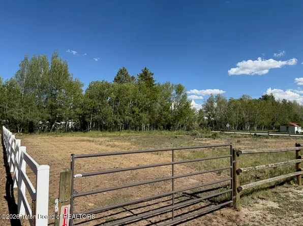 1141 Crear Ln, Pinedale, WY 82941