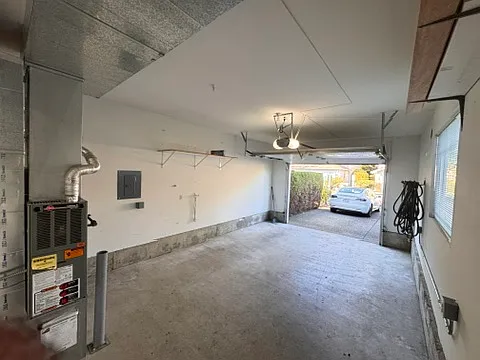 3 bed, 2.5 bath, 1722 sqft, $3,300 — Photo 3