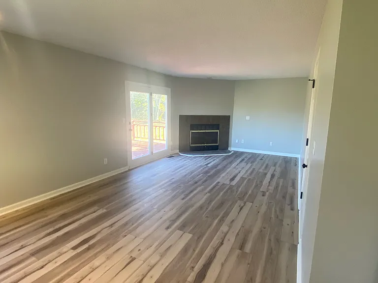 4417 E Clayton Ct — Photo 4