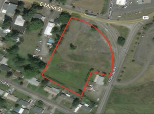 812 E Main St, Molalla, OR 97038