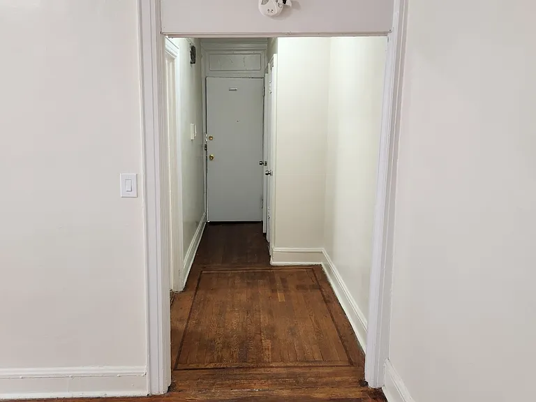 Colden Ave — Photo 20