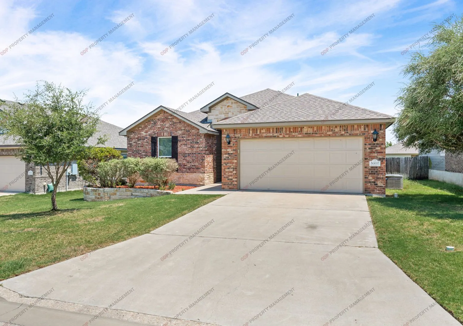 3 Bed-2 Bath- Wyndham Neighborhood-Academy ISD — Photo 2