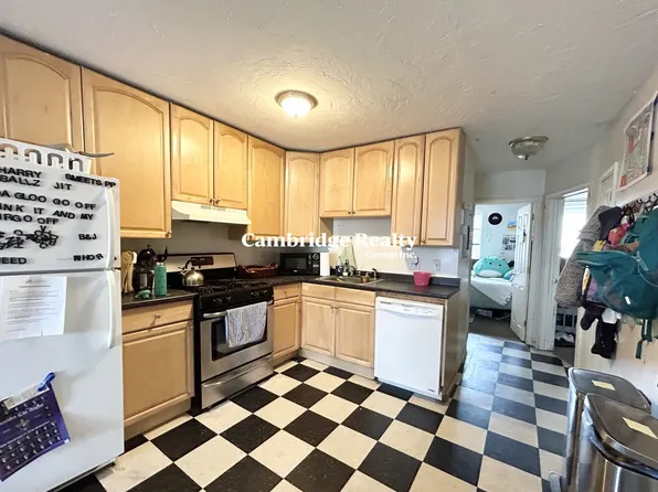 90 Hammond St #3T, Roxbury Crossing, MA 02120