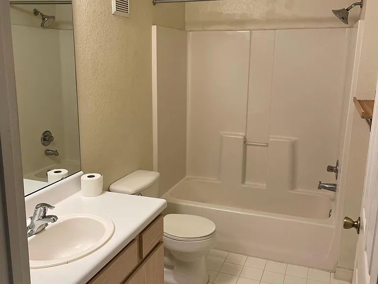 5455 Vineland Rd #3304 — Photo 4