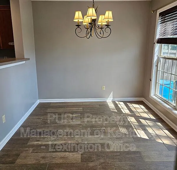 528 Newbury Way — Photo 8