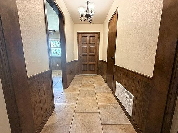 Front entry/coat closet