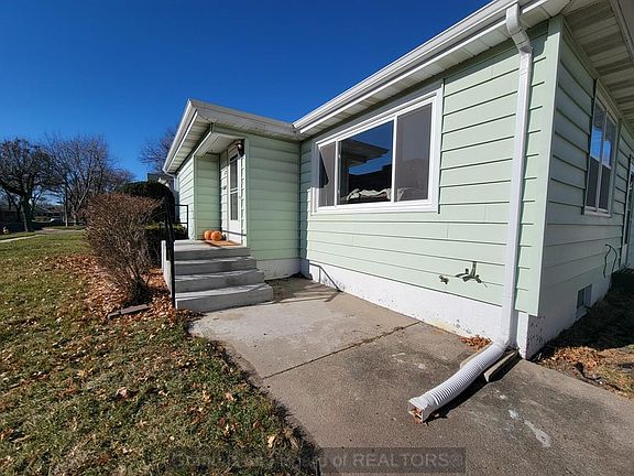 3rd image of 1316 W Koenig St