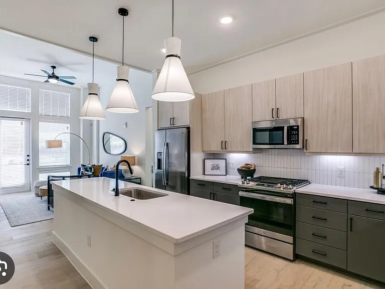 707 Newark Ave #218 — Photo 8