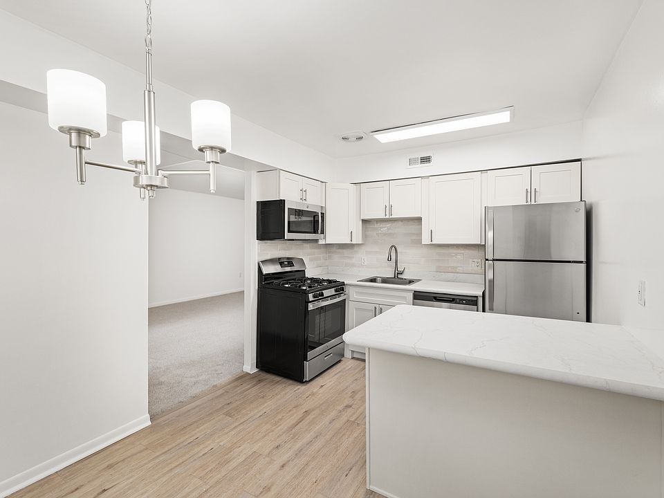 Prestige Kitchen Style (shown here in a 1-bedroom floor plan)