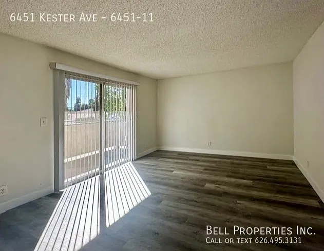 VN Kester Ave, 2 Bedroom, 2.5 Bath — Photo 1