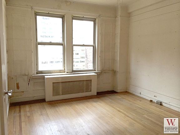3rd image of 310 W 72nd St #9C