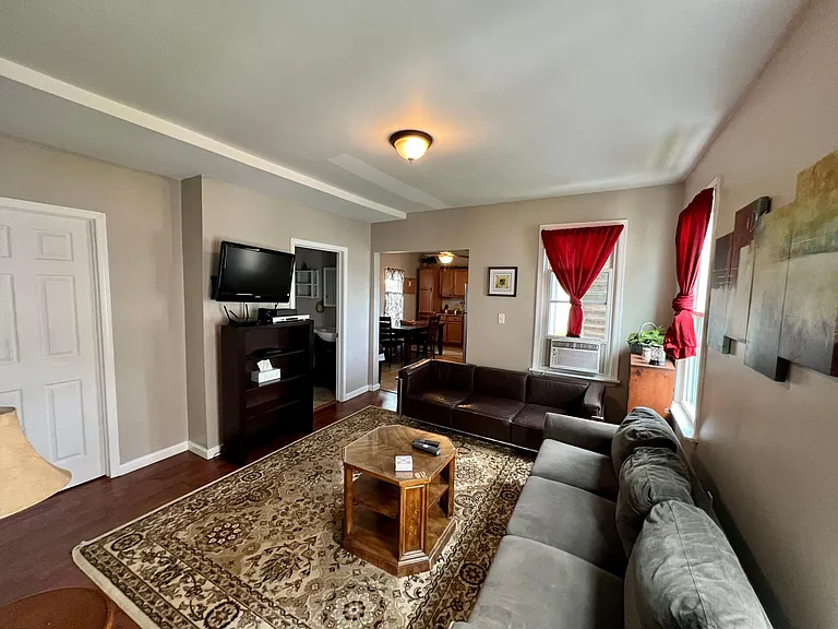 1104 Cornell St #1 — Photo 4