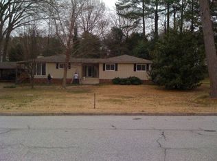 106 Sherwood Ln, Greenwood, SC 29649