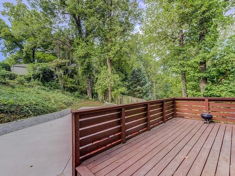 1758 Beacon Hill Blvd NE — Photo 7