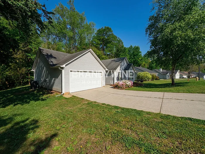 Building Photo - 150 Wynfield Dr