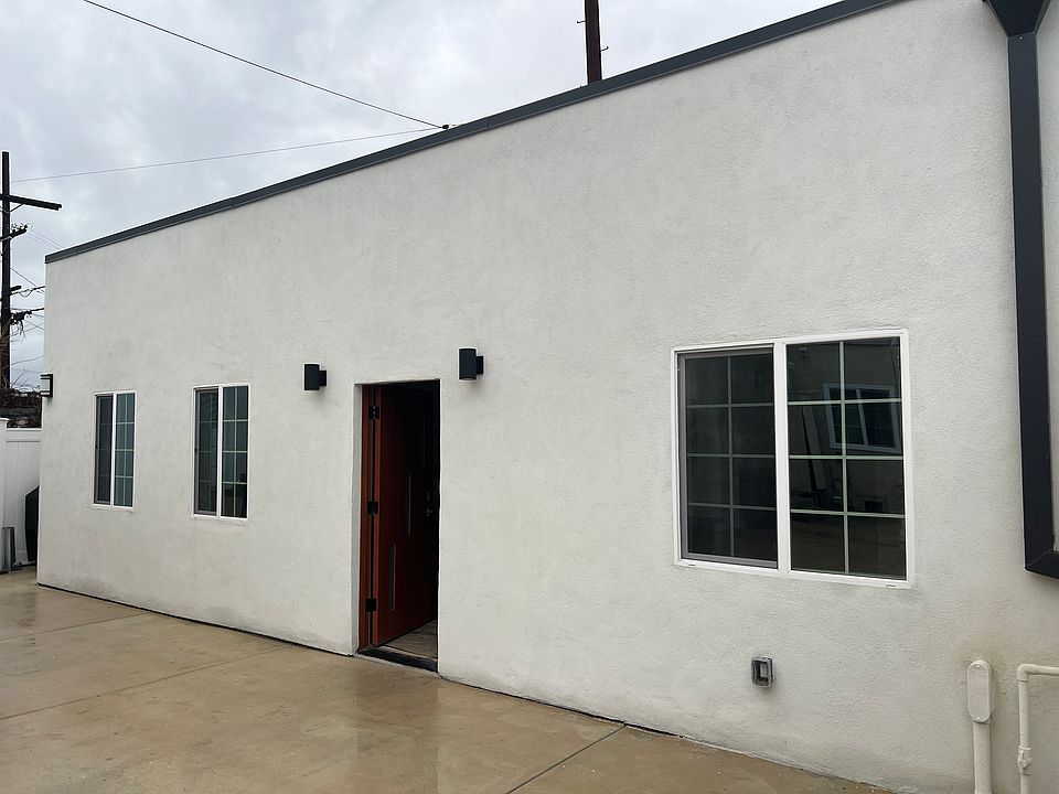 1st image of 1813 W 80th St