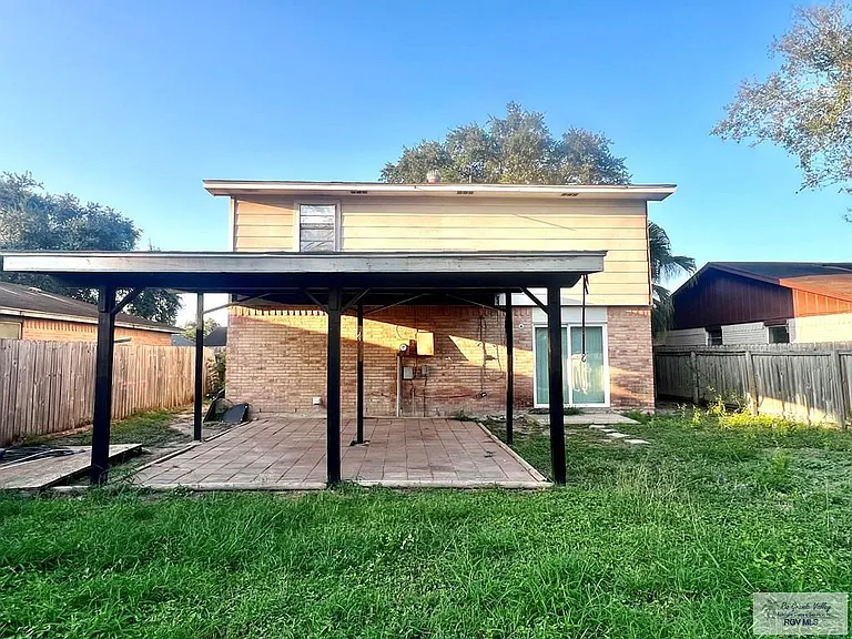 1124 Sierra Grande Dr — Photo 3