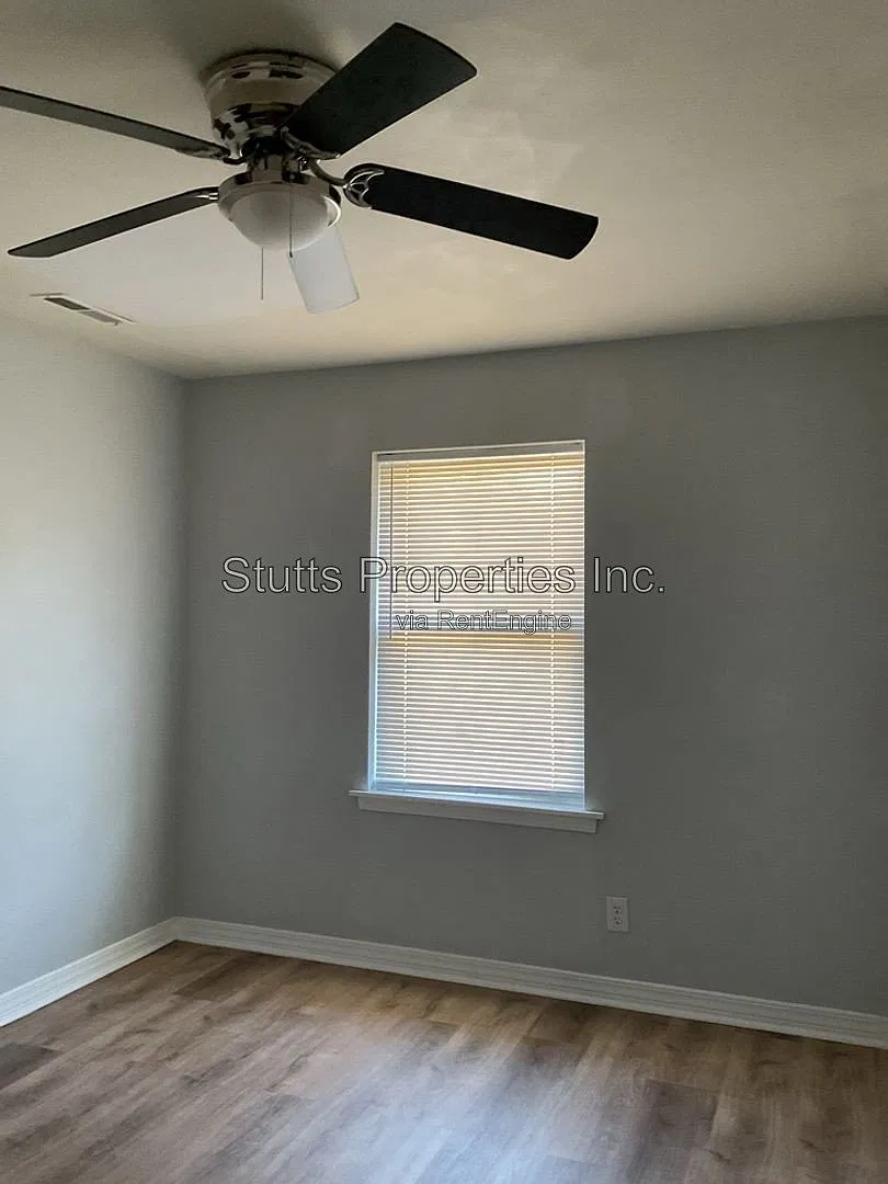 3 bed, 2.0 bath, $1,295 — Photo 4